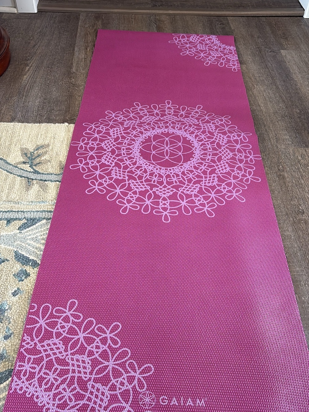 GAIAM Pink Decorative Mandala Yoga Mat